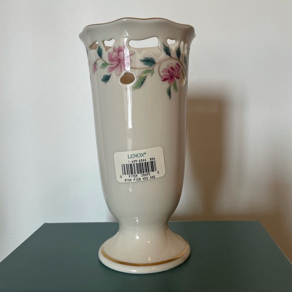 Lenox Floral Vase Brand New - Picture 3 of 5